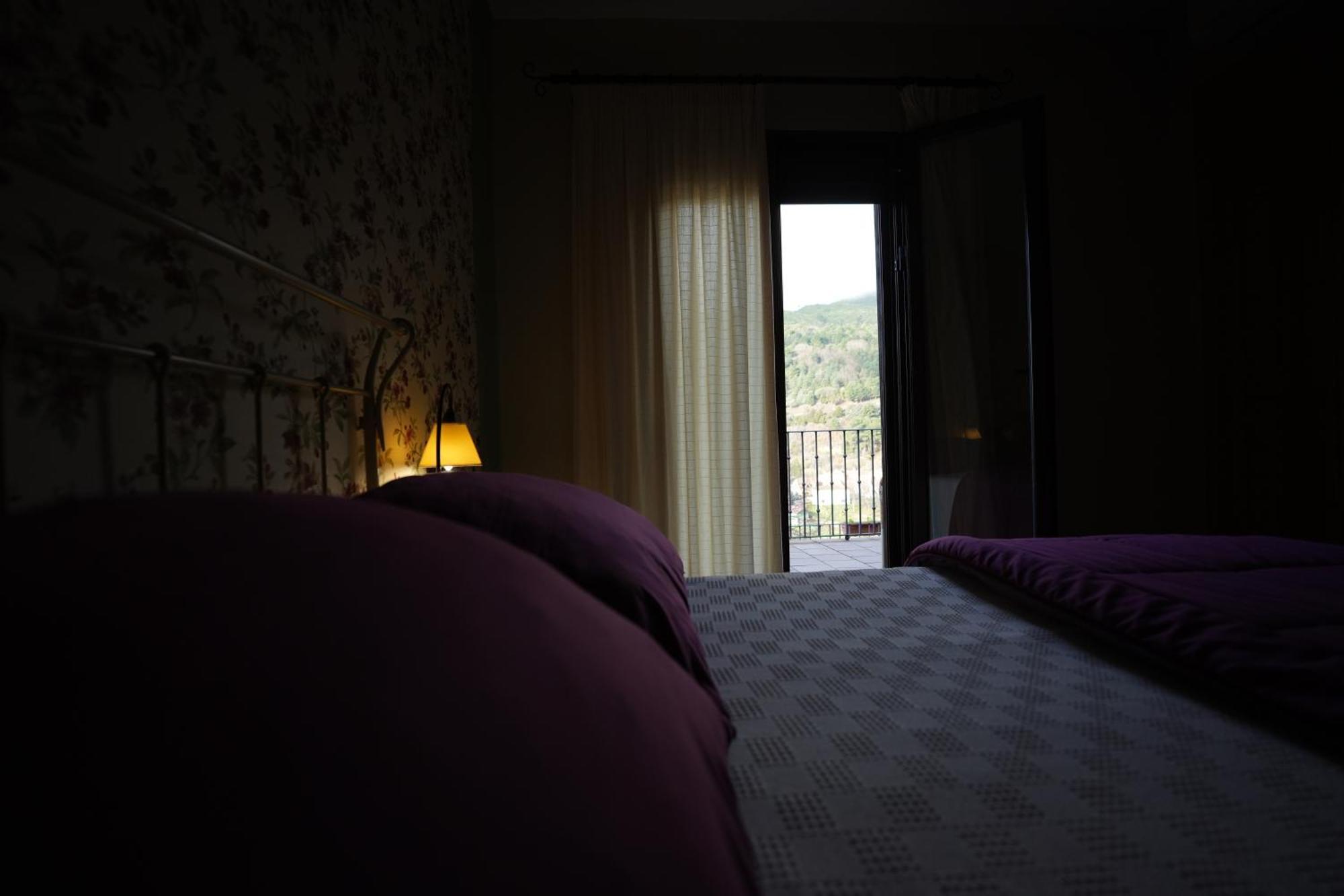 Hotel Rural Y Restaurante, Rinconcito De Gredos Cuevas Del Valle Dış mekan fotoğraf