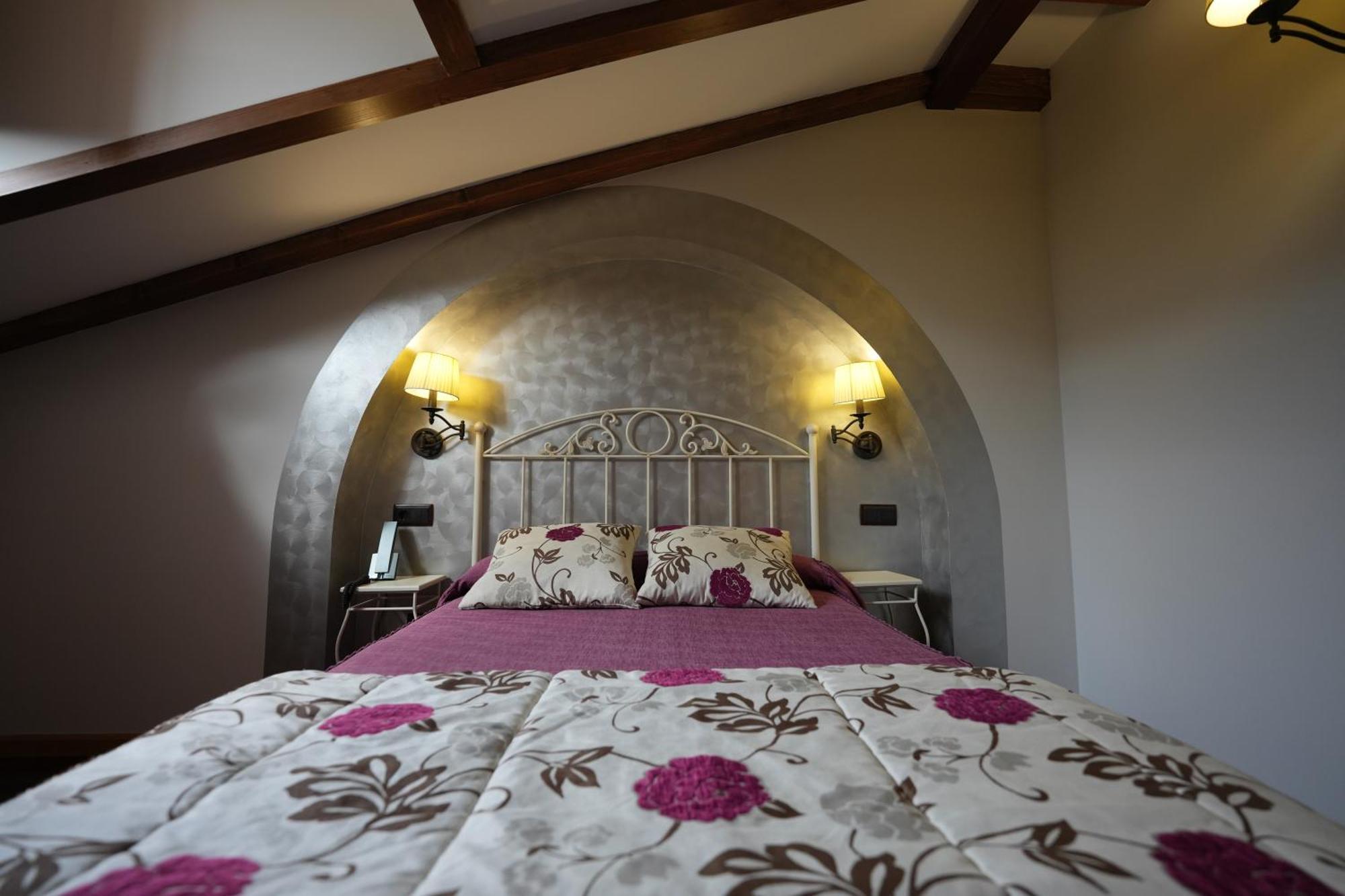 Hotel Rural Y Restaurante, Rinconcito De Gredos Cuevas Del Valle Dış mekan fotoğraf