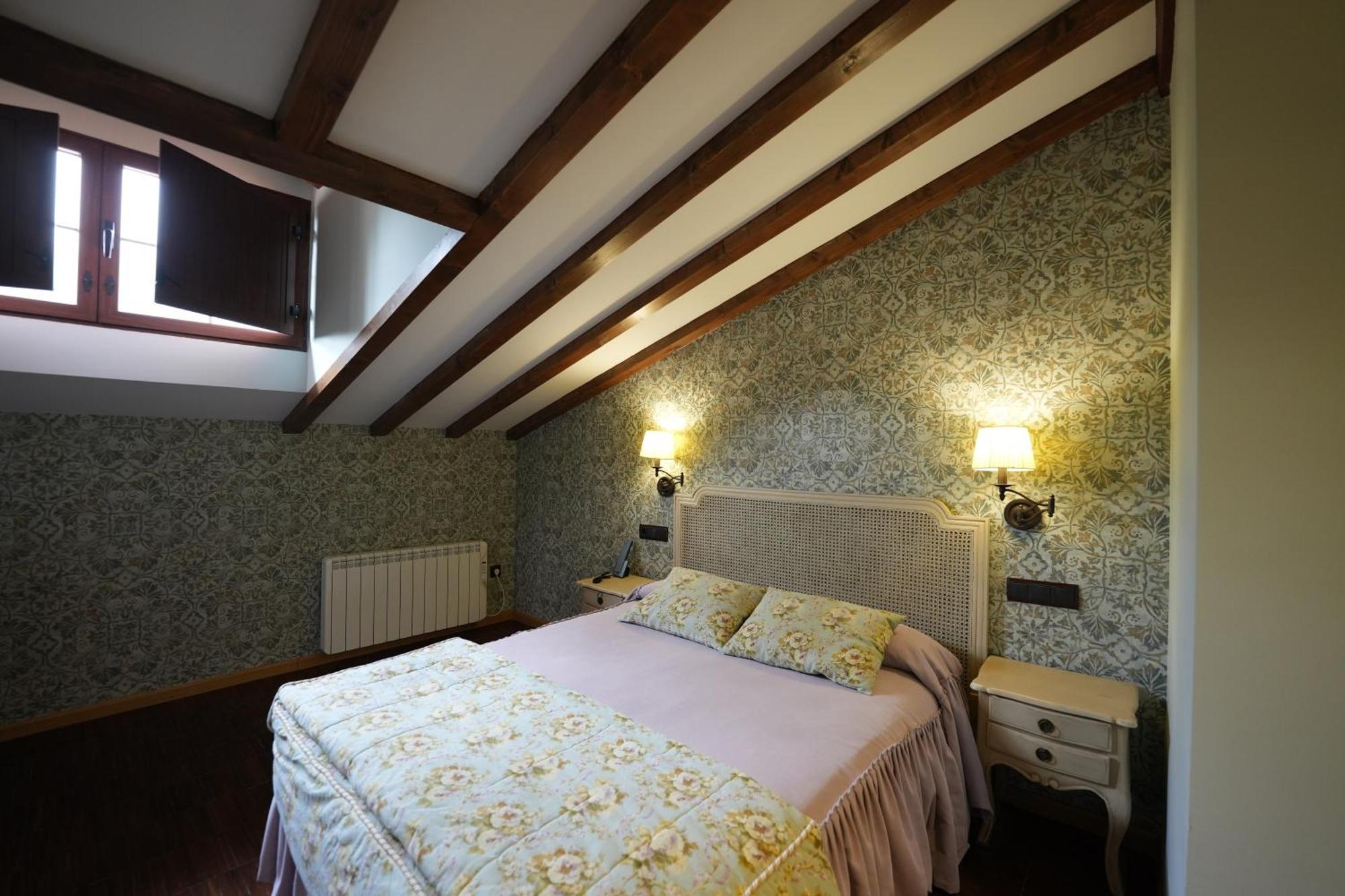 Hotel Rural Y Restaurante, Rinconcito De Gredos Cuevas Del Valle Dış mekan fotoğraf