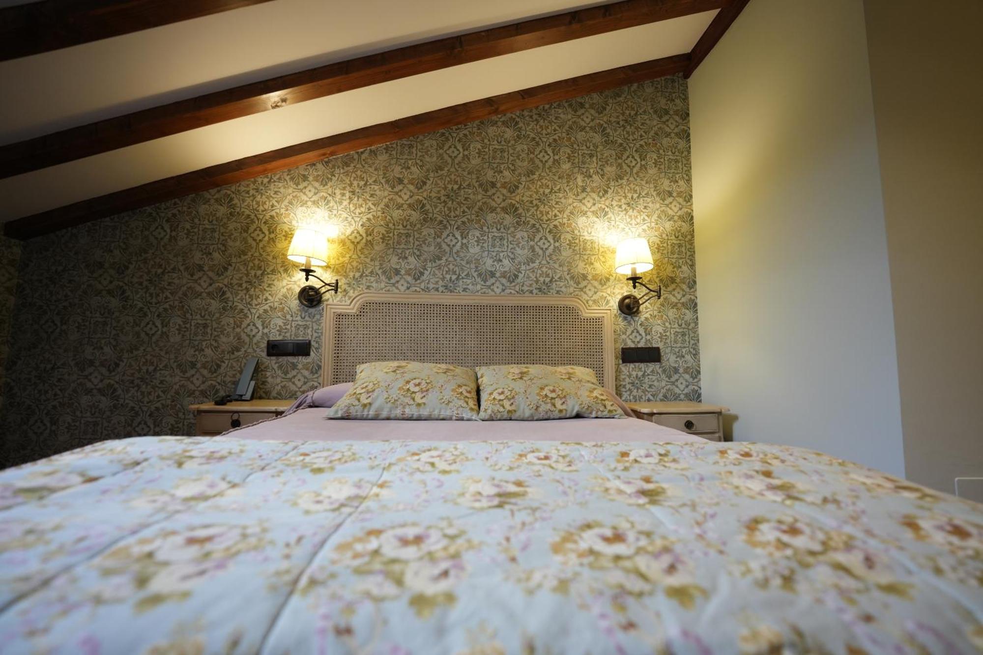 Hotel Rural Y Restaurante, Rinconcito De Gredos Cuevas Del Valle Dış mekan fotoğraf