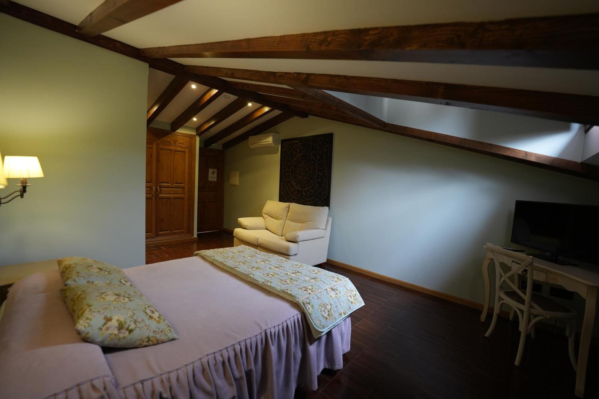 Hotel Rural Y Restaurante, Rinconcito De Gredos Cuevas Del Valle Dış mekan fotoğraf