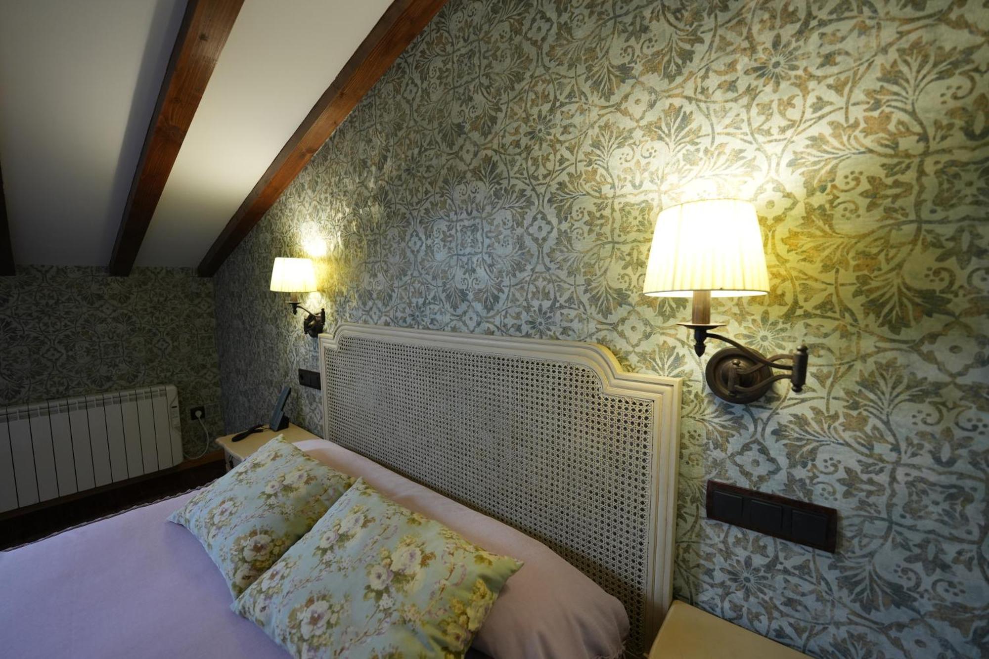 Hotel Rural Y Restaurante, Rinconcito De Gredos Cuevas Del Valle Dış mekan fotoğraf